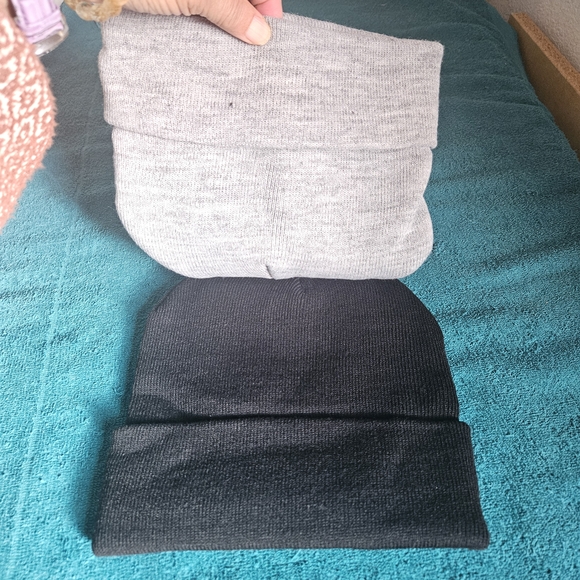 Ed Hardy Beanie 2 Packs UNISEX - Picture 4 of 4